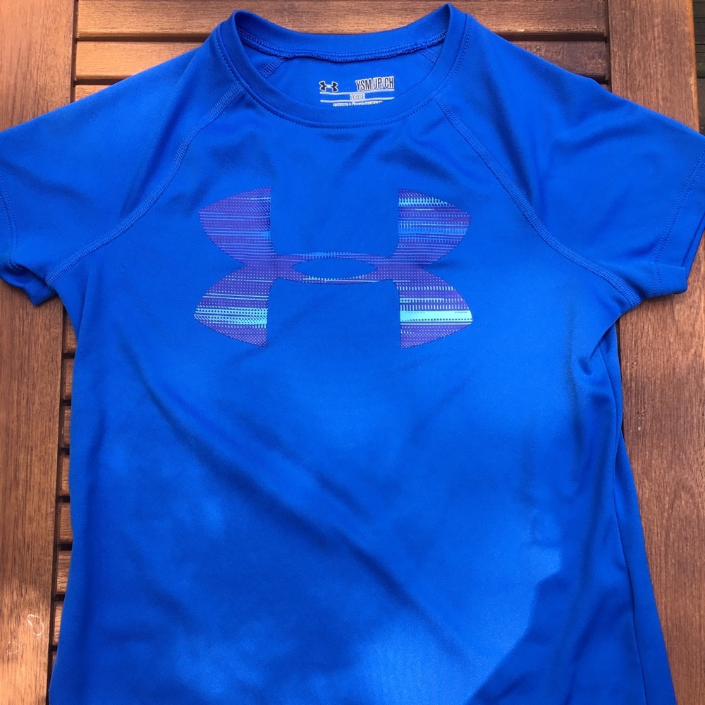 UNDER ARMOUR: Size Small Shirt